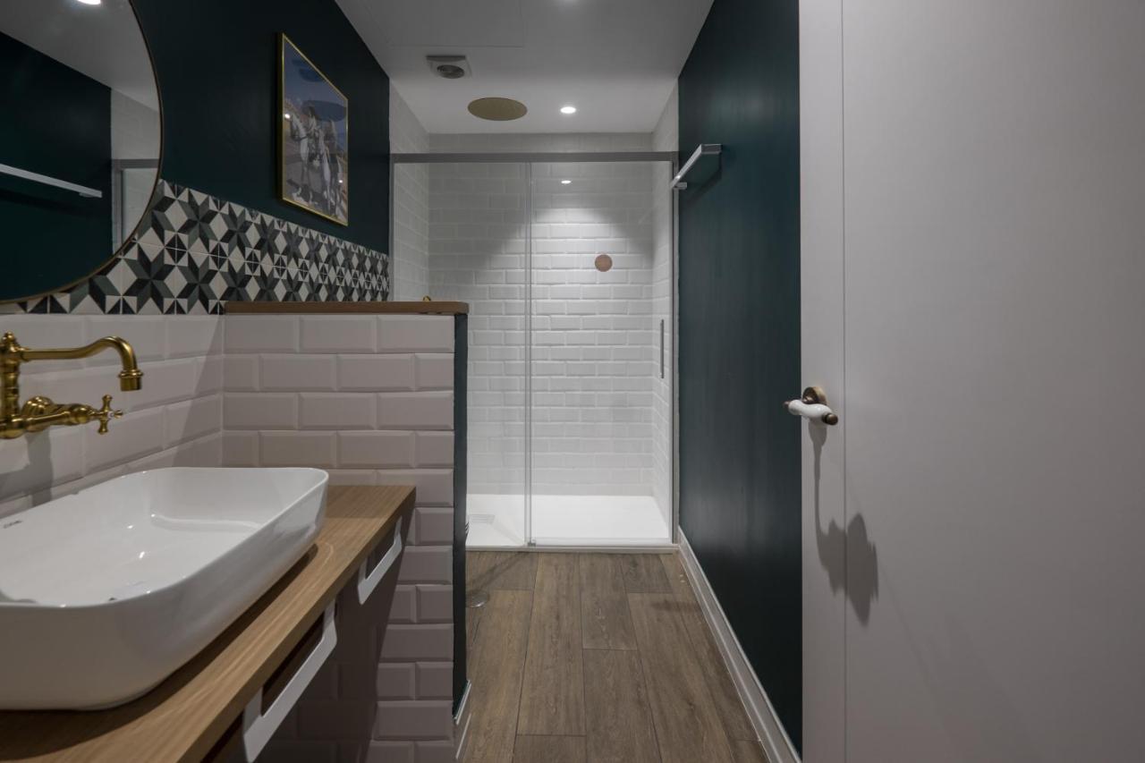 Wello Apartments Sevilla Ngoại thất bức ảnh