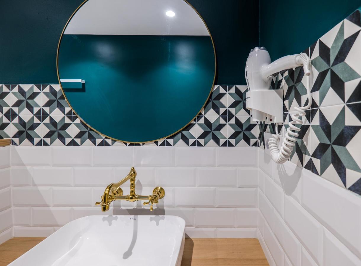 Wello Apartments Sevilla Ngoại thất bức ảnh